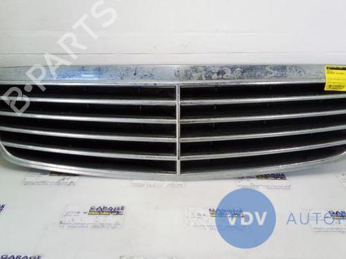 Used Grille MERCEDES-BENZ S-CLASS (W220) S 320 CDI (220.026, 220.126) (197 hp) 25942364