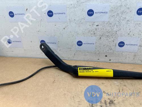 Used Front windshield wiper arm MERCEDES-BENZ SPRINTER 3,5-t Van (B906) 313 CDI (906.631, 906.633, 906.635, 906.637) (129 hp) 25965883