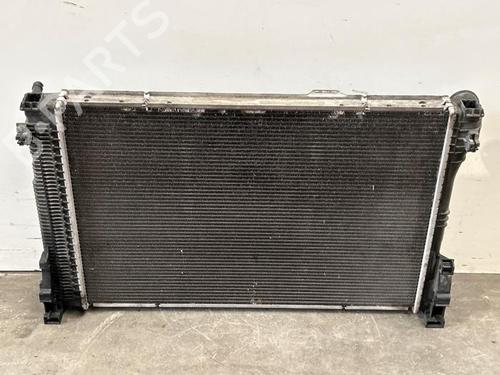 water-radiator-mercedes-benz-c-class-w204-2007-2008-2009-2010-2011-2012-2013-2014-2015-38819557 main image