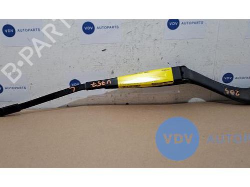 Used Front windshield wiper arm MERCEDES-BENZ C-CLASS (W204) C 200 CDI (204.007, 204.006) (136 hp) 25964305