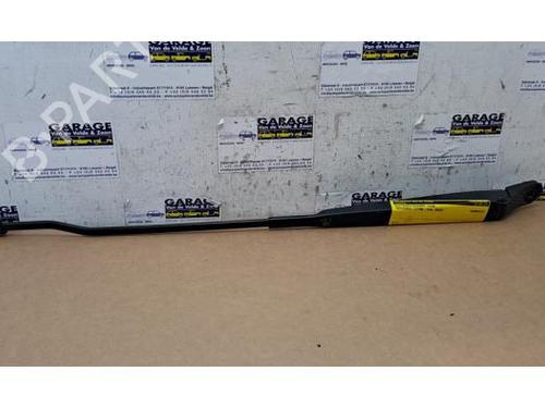 Used Front windshield wiper arm Front windshield wiper arm 38841831 38841831