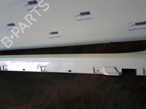 Used Right sideskirt Right sideskirt 38857982 38857982