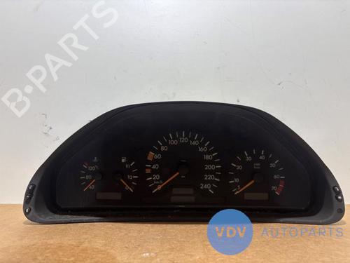 Used Display monitor MERCEDES-BENZ E-CLASS (W210) E 200 (210.035) (136 hp) 29704146