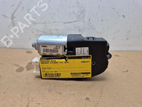 sunroof-engine-mercedes-benz-e-class-coupe-c207-2009-2010-2011-2012-2013-2014-2015-2016-38816712 main image