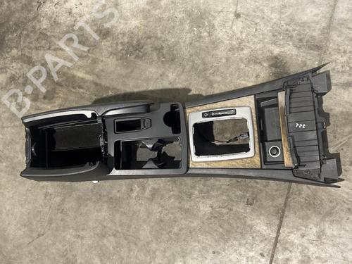 Middle console MERCEDES-BENZ C-CLASS (W204) C 63 AMG (204.077) | BP38823879I22 - Image 4
