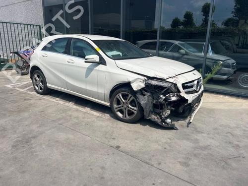 Middle console MERCEDES-BENZ A-CLASS (W176) A 180 (176.042) | BP38822024I22 - Image 4