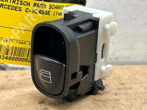 switch-mercedes-benz-c-class-w203-2000-2001-2002-2003-2004-2005-2006-2007-38821498 main image