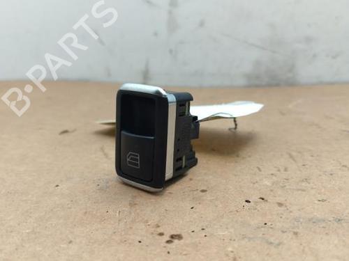 switch-mercedes-benz-cla-coupe-c117-2013-2014-2015-2016-2017-2018-2019-38817712 main image