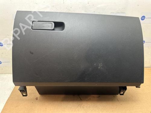 glove-box-mercedes-benz-cla-shooting-brake-x118-2019-38836338 main image