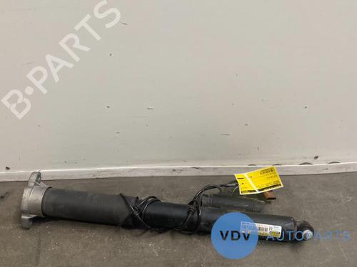 Used Left rear shock absorber MERCEDES-BENZ C-CLASS (W205) C 450 AMG 4-matic (205.064) (367 hp) 25952606