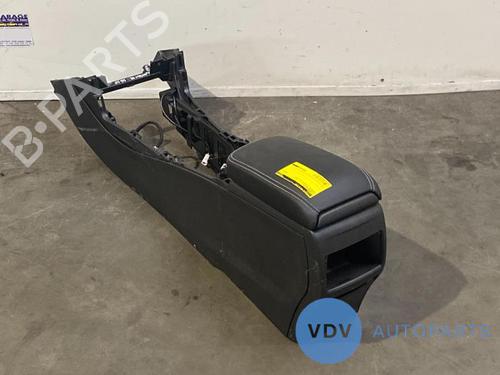 Used Middle console MERCEDES-BENZ A-CLASS (W176) A 180 CDI / d (176.012) (109 hp) 25952394