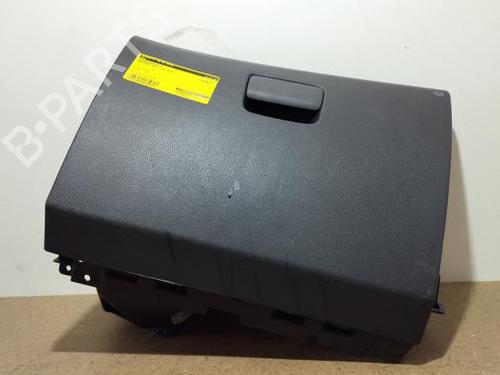 Used Glove box Glove box MERCEDES-BENZ GLA-CLASS (X156) GLA 200 CDI / d (156.908) (136 hp) 40284556 40284556