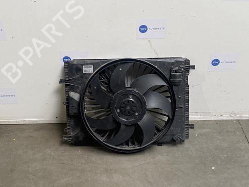 radiator-fan-mercedes-benz-cls-c218-2011-2012-2013-2014-2015-2016-2017-38839463 main image