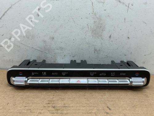 climate-control-mercedes-benz-a-class-saloon-v177-2018-38818549 main image