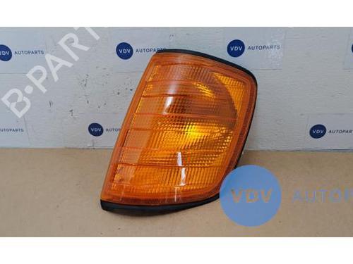 Used Right front indicator MERCEDES-BENZ 124 Saloon (W124) 200 (124.020) (102 hp) 25965189