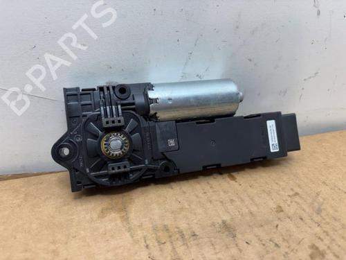 sunroof-engine-mercedes-benz-glc-x254-2022-38822770 main image