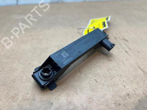 antennabase-mercedes-benz-gla-h247-2020-38820350 main image