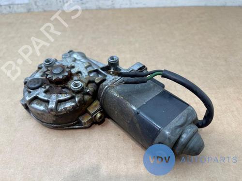 Used Front wiper motor MERCEDES-BENZ 190 (W201) D 2.0 (201.122) (72 hp) 25972197