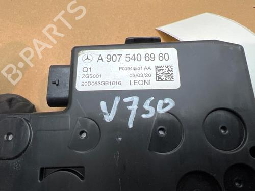 Fuse box MERCEDES-BENZ SPRINTER 3,5-t Van (B907, B910) 311 CDI RWD (907.633, 907.635, 907.631, 907.637) | BP38833584E1 - Image 3