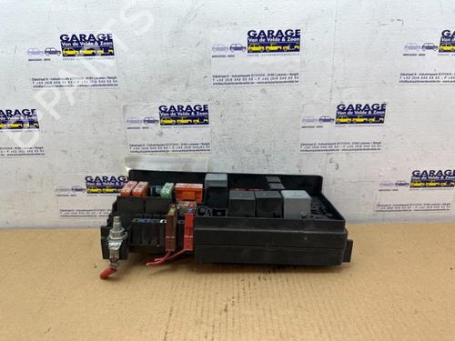 Used Fuse box Fuse box 38848898 38848898