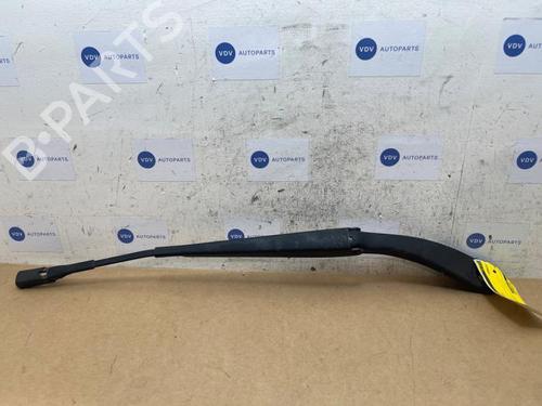 front-windshield-wiper-arm-mercedes-benz-cla-shooting-brake-x117-2015-2016-2017-2018-2019-38834235 main image