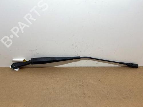 front-windshield-wiper-arm-mercedes-benz-cla-shooting-brake-x118-2019-38828326 main image