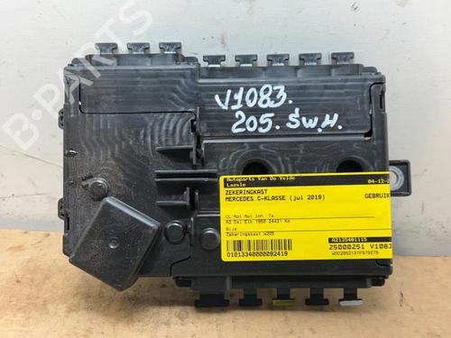 Used Fuse box Fuse box 38821641 38821641