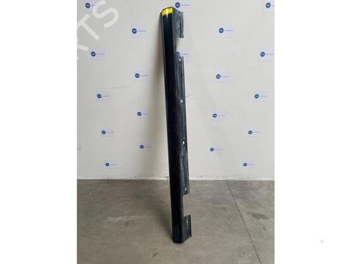 Used Left sideskirt Left sideskirt 38839019 38839019