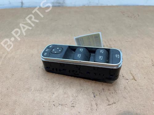 switch-mercedes-benz-cla-shooting-brake-x117-2015-2016-2017-2018-2019-38820473 main image