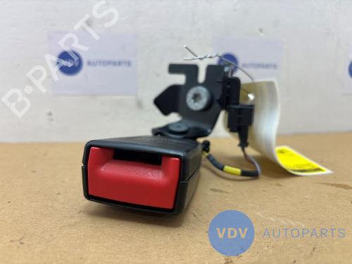 Used Seat buckle MERCEDES-BENZ C-CLASS (W205) C 180 (205.040, 205.140) (156 hp) 25960901