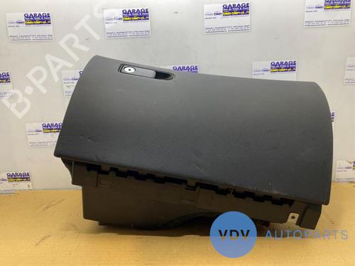 Handskerum MERCEDES-BENZ C-CLASS (W205) C 200 d (205.007) (136 hp) 25956098