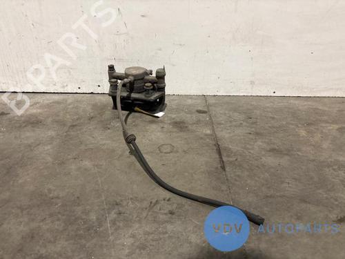 Used Right rear brake caliper MERCEDES-BENZ SPRINTER 3,5-t Van (B907, B910) 311 CDI (910.631, 910.633) (114 hp) 29472142