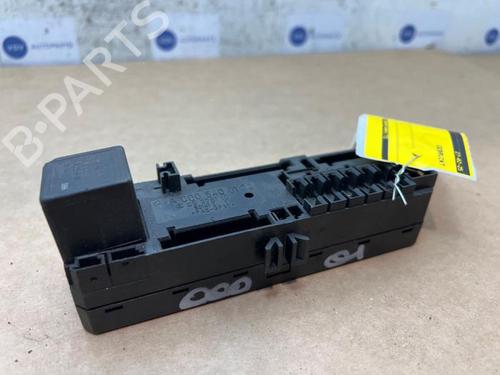 Used Fuse box Fuse box 38831673 38831673