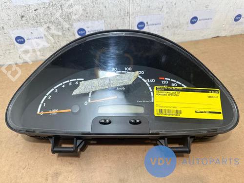 Used Display monitor MERCEDES-BENZ SPRINTER 4-t Van (B904) 411 CDI (109 hp) 25975245