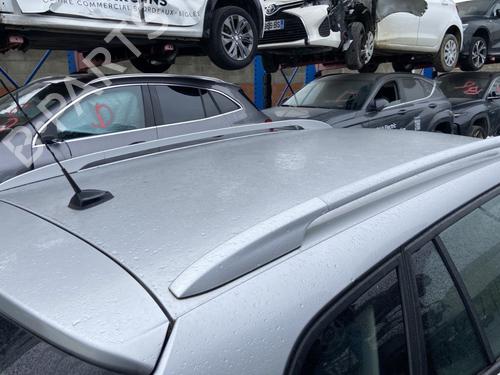 Used Roof bar RENAULT MEGANE III Grandtour (KZ0/1) 1.5 dCi (KZ09, KZ0D, KZ1G, KZ29, KZ14, KZ1W, KZ10, KZ1F,... (110 hp) 25681796