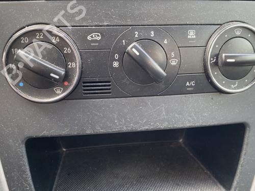 Used Climate control Climate control MERCEDES-BENZ B-CLASS Sports Tourer (W245) B 180 CDI (245.207) (109 hp) 34000460 34000460