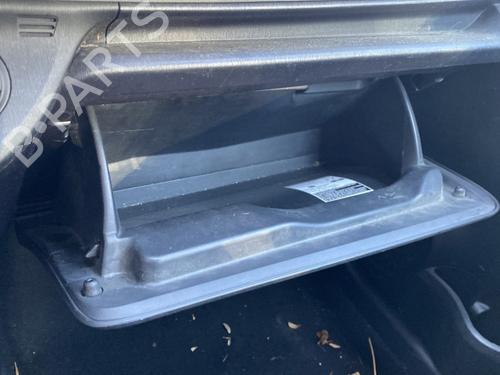 Used Glove box Glove box TOYOTA YARIS (_P13_) 1.5 Hybrid (NHP130_, NHP130) (101 hp) 29079316 29079316