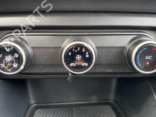 Used Climate control Climate control 37750680 37750680