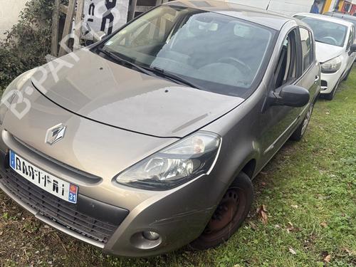 Used Left front fog light Left front fog light RENAULT CLIO III (BR0/1, CR0/1) 1.5 dCi (C/BR0G, C/BR1G) (68 hp) 33234188 33234188