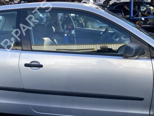 Used Right front door VW POLO IV (9N_, 9A_) 1.2 12V (64 hp) 31654609