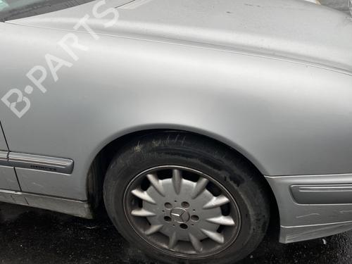 Forskærm Højre MERCEDES-BENZ E-CLASS (W210) E 270 CDI (210.016) (170 hp) 31271195