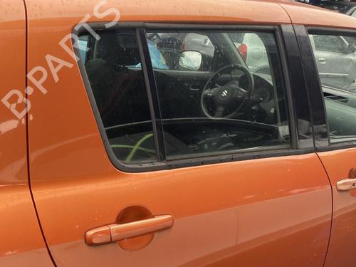right-rear-door-suzuki-swift-iii-mz-ez-2005-30090711 main image