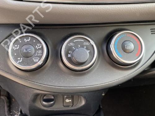 Used Climate control TOYOTA YARIS (_P13_) 1.0 (KSP130_, KSP130) (69 hp) 25698043