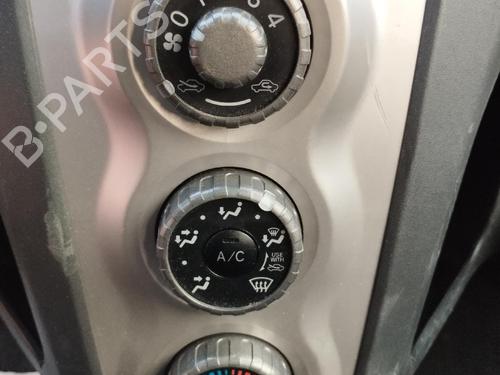 Used Climate control Climate control 37683733 37683733