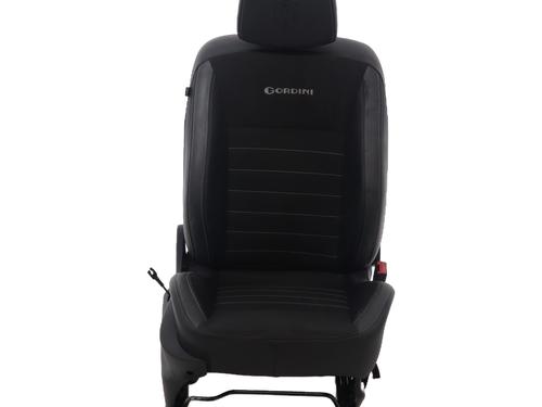 Used Right front seat RENAULT CLIO III (BR0/1, CR0/1) 1.5 dCi (C/BR0G, C/BR1G) (68 hp) 26029706