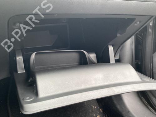 Used Glove box PEUGEOT 2008 II (UD_, US_, UY_, UJ_, UR_, UC_) e-2008 (UKZKXZ) (136 hp) 32347499