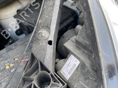 left-headlight-renault-trafic-iii-van-fg_-2014-26965429 main image