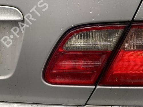 Højre baglygte bagklap MERCEDES-BENZ E-CLASS (W210) E 270 CDI (210.016) (170 hp) 31271204