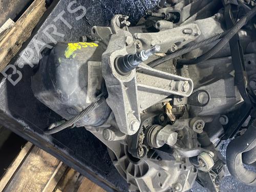 gearbox-renault-clio-iii-br01-cr01-2005-2006-2007-2008-2009-2010-2011-2012-2013-2014-37751498 main image