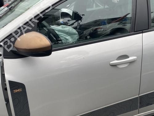 Used Left front door DACIA SANDERO III 1.0 TCe 90 (91 hp) 32087957